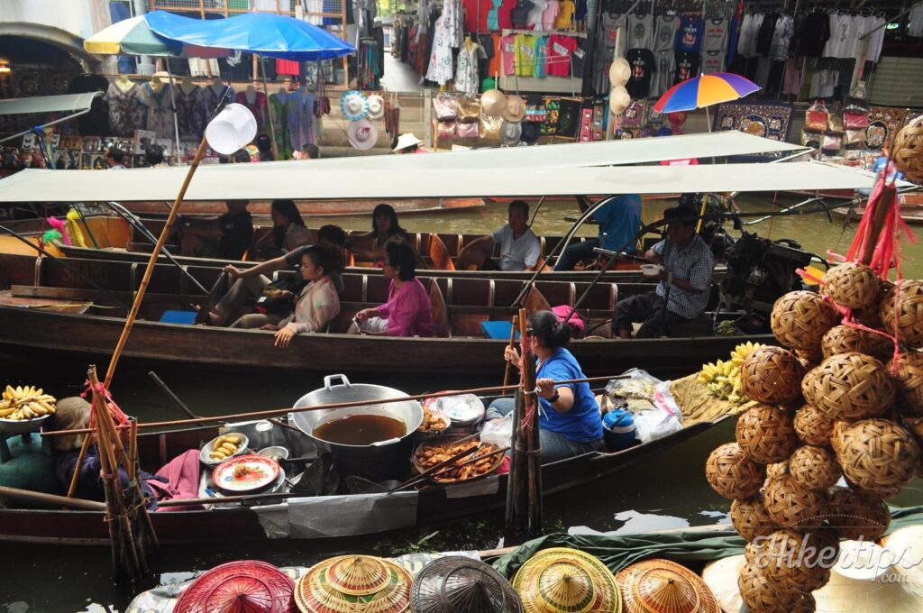 The flaoating market Damnoen Saduak