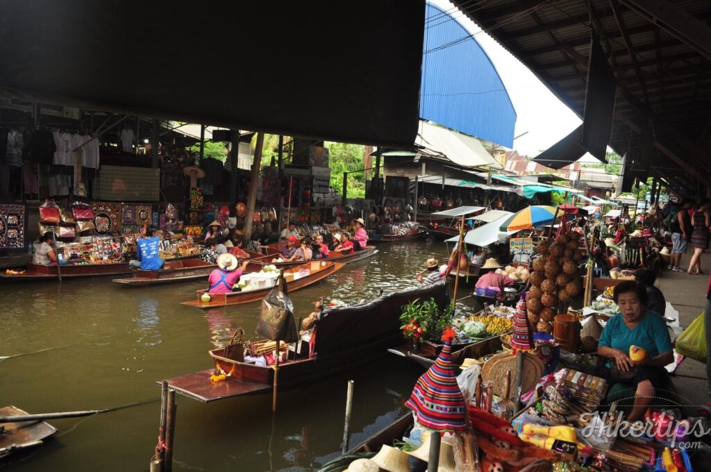 The flaoating market Damnoen Saduak