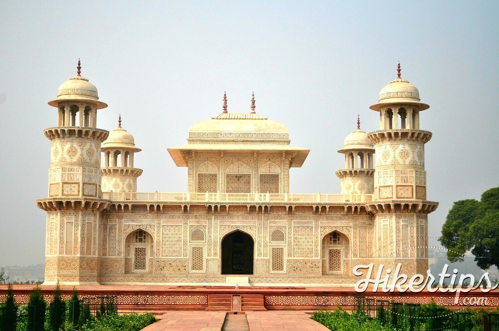 5 beautiful places in Agra